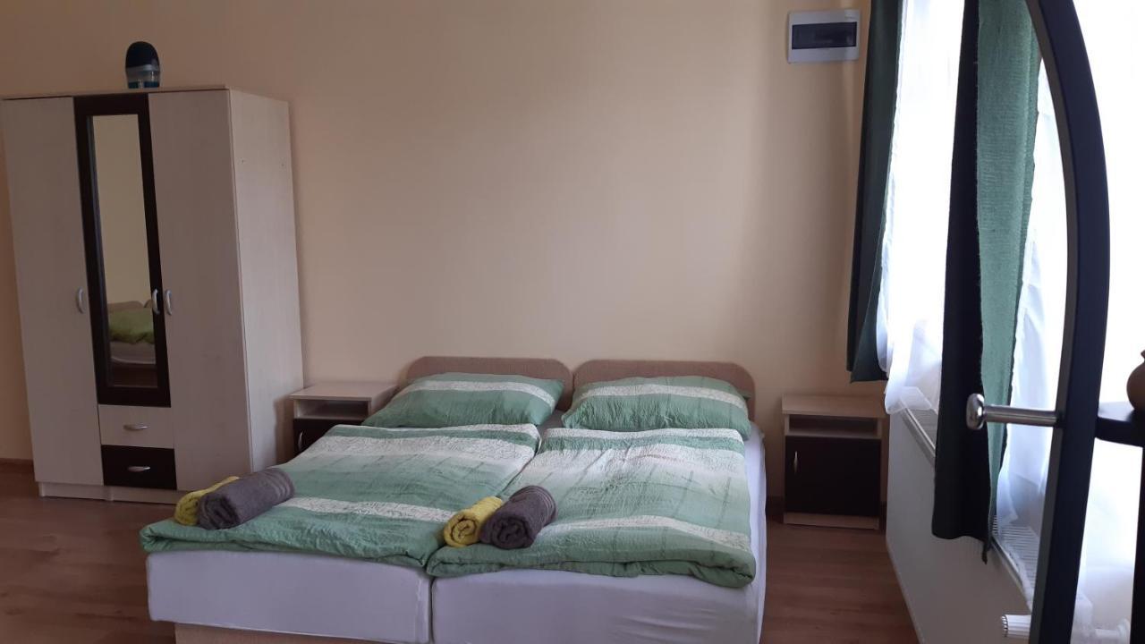 Hotel Bajusz Vendeghaz Tornyosnémeti Exteriér fotografie